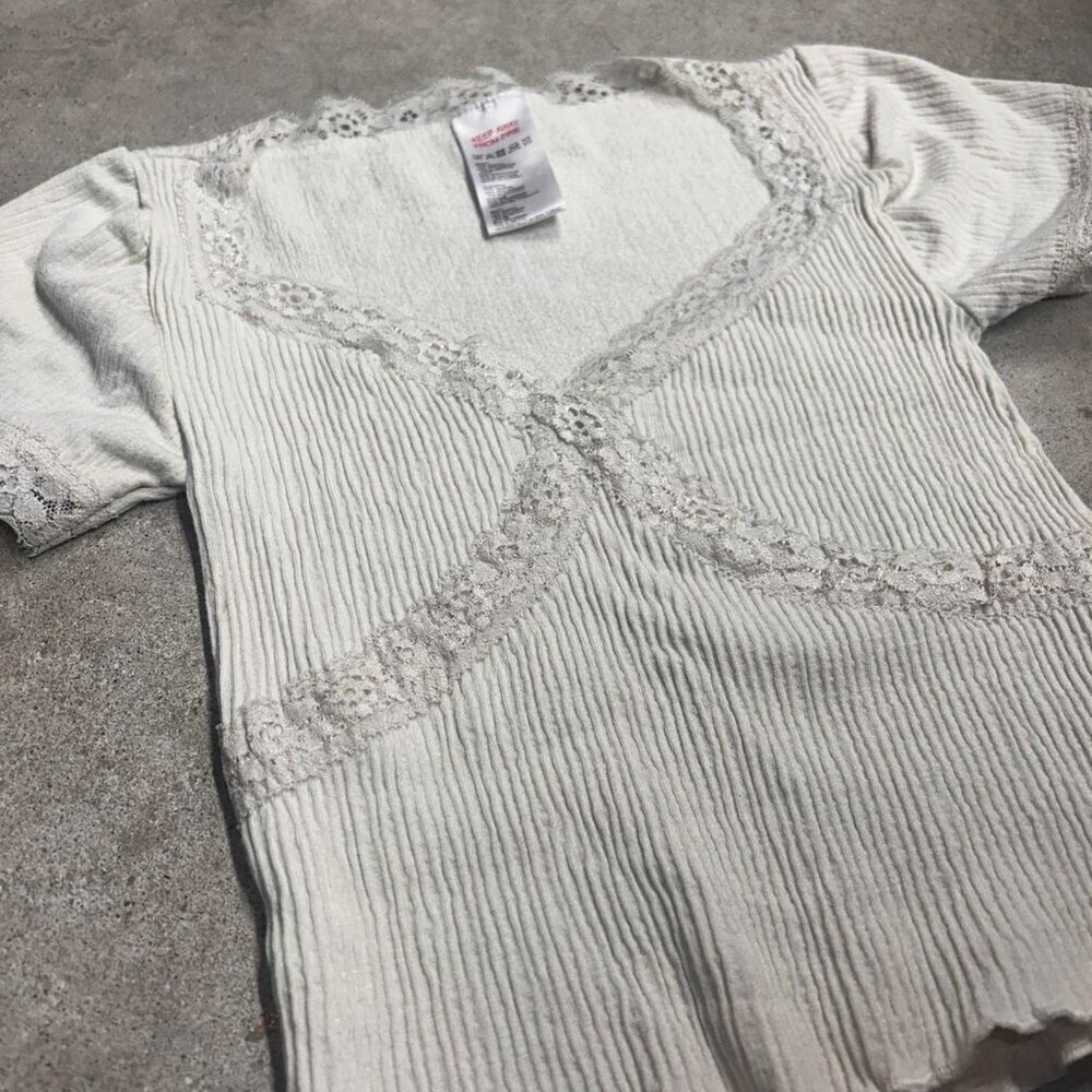 Urban Outfitters BDG Off White Lace Ribbed Crop Top Size Small - Picture 2 of 7